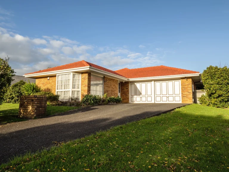 red-brick-and-tile-suburban-house-2023-11-27-04-54-49-utc-scaled
